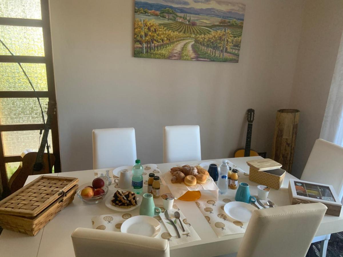 Bed and Breakfast Il Girasole Basciano Exteriér fotografie